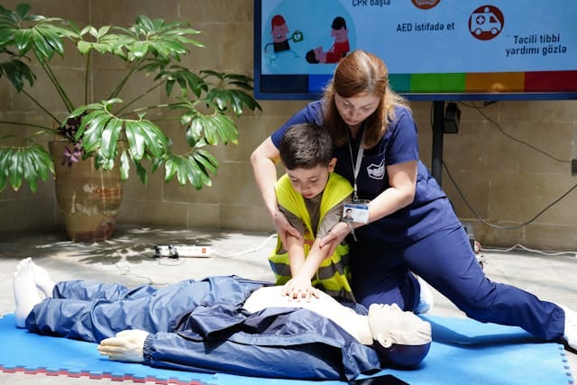 How CPR Training Supports Better Outcomes in Long-Term Care Facilities