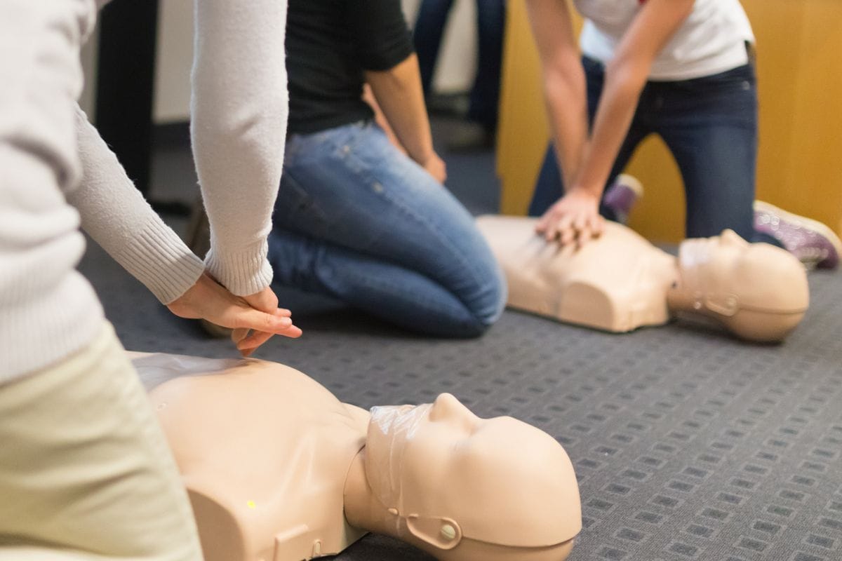 Every Business Should Invest in CPR Training Every Business Should Invest in CPR Training
